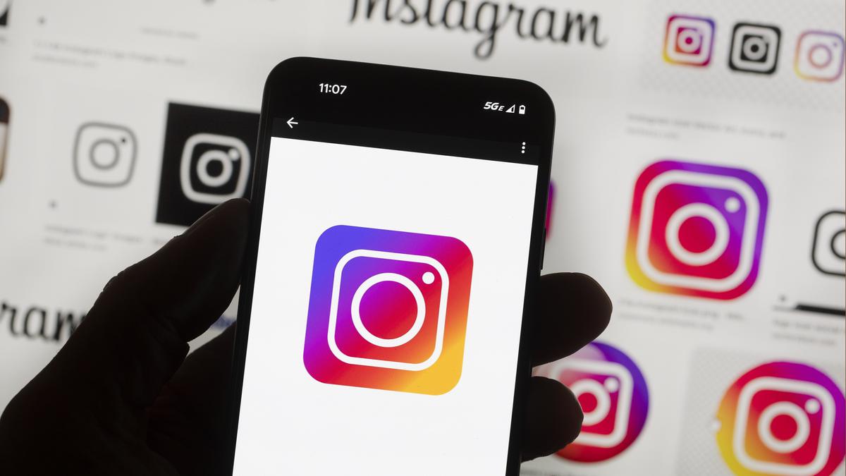 Comment marquer des comptes sur des histoires Instagram déjà publiées