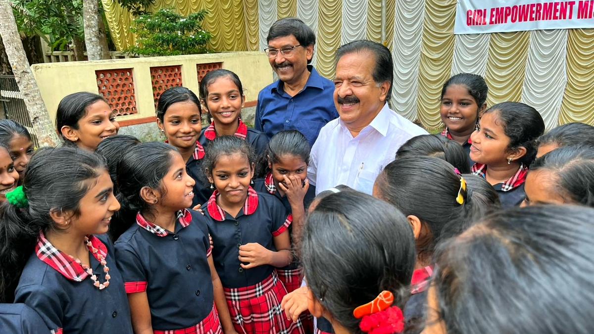 Chennithala interacts with participants of GEM 2023