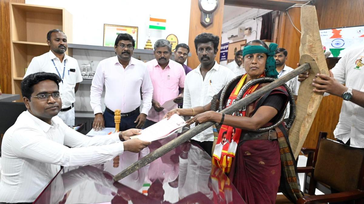 25 candidates file nominations on the first day in Erode district