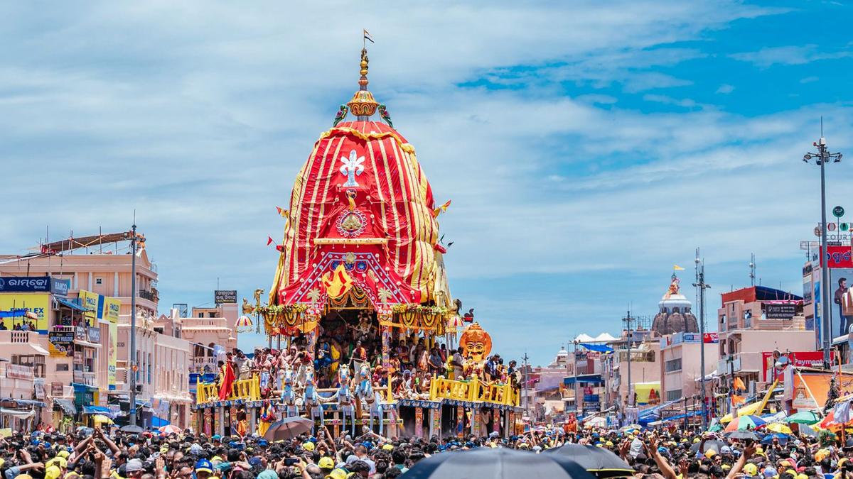 Idol of Lord Balabhadra falls on servitors during Rath Yatra ritual in Puri, nine injured