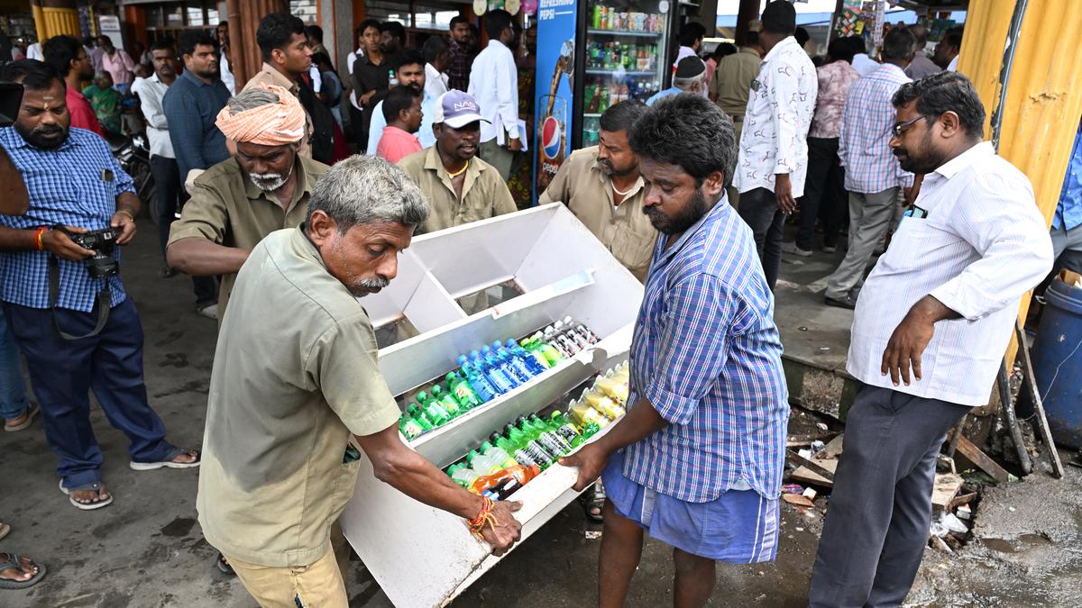 Salem Commissioner cracks down on encroachments at New Bus Stand