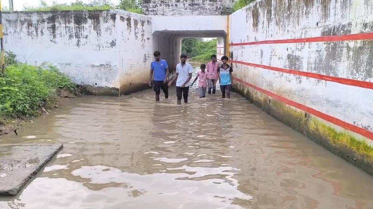 Residents near Srivilliputtur demand authorities to drain the rainwater in railway underpass; resort to road blockade