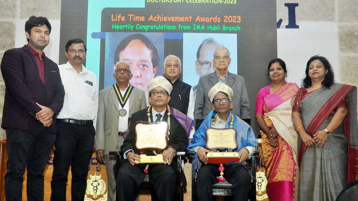 Lifetime Achievement Award for doctors Yalgi, Konnur