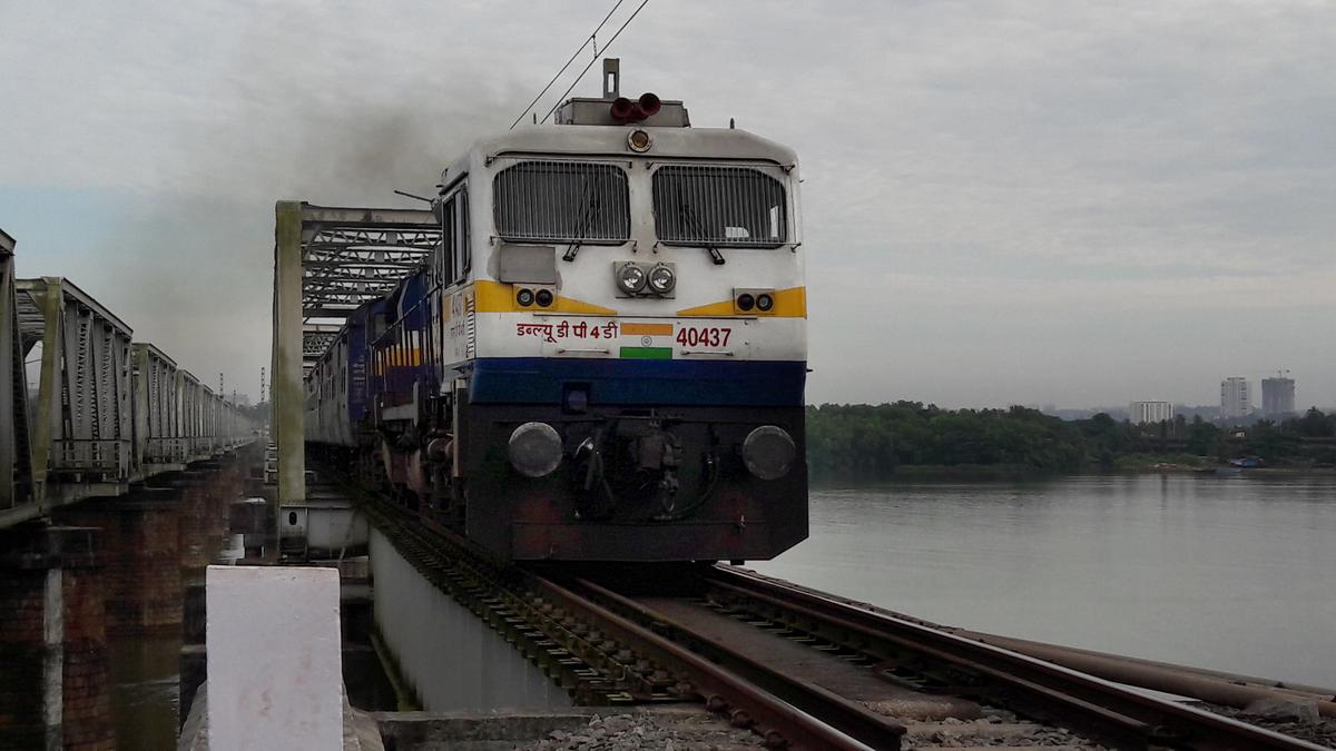 Alert keyman averts possible train mishap over Konkan Railway network in coastal Karnataka