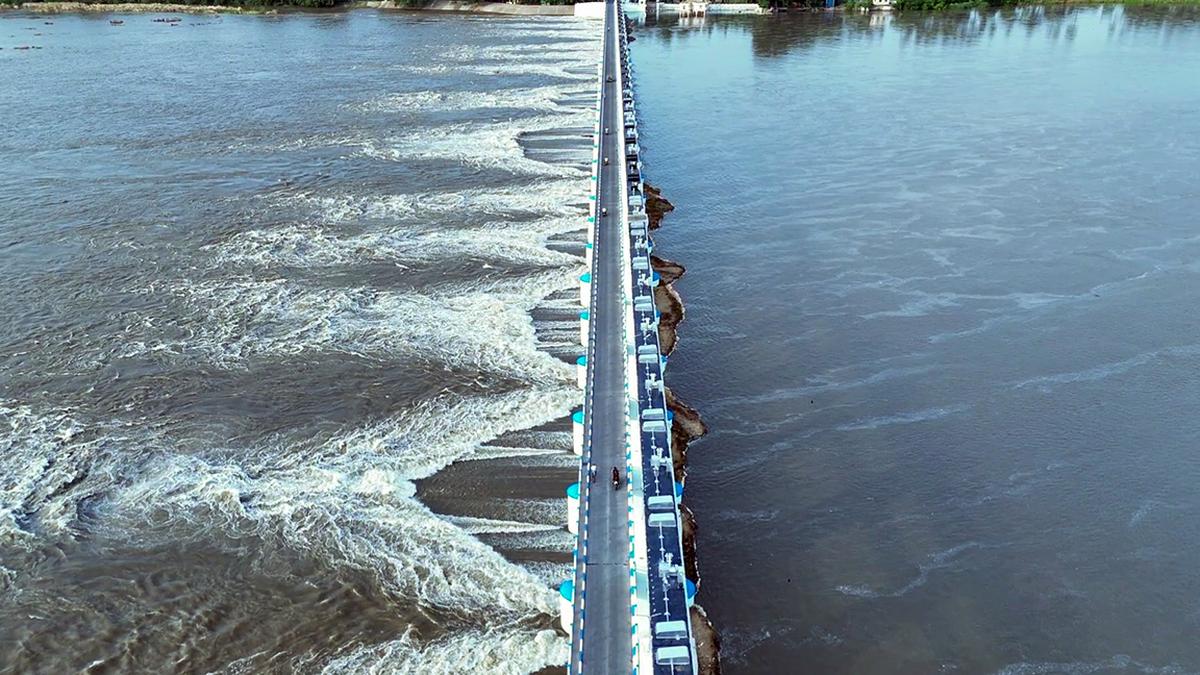 Water level in Mettur dam stands at 117.29 feet