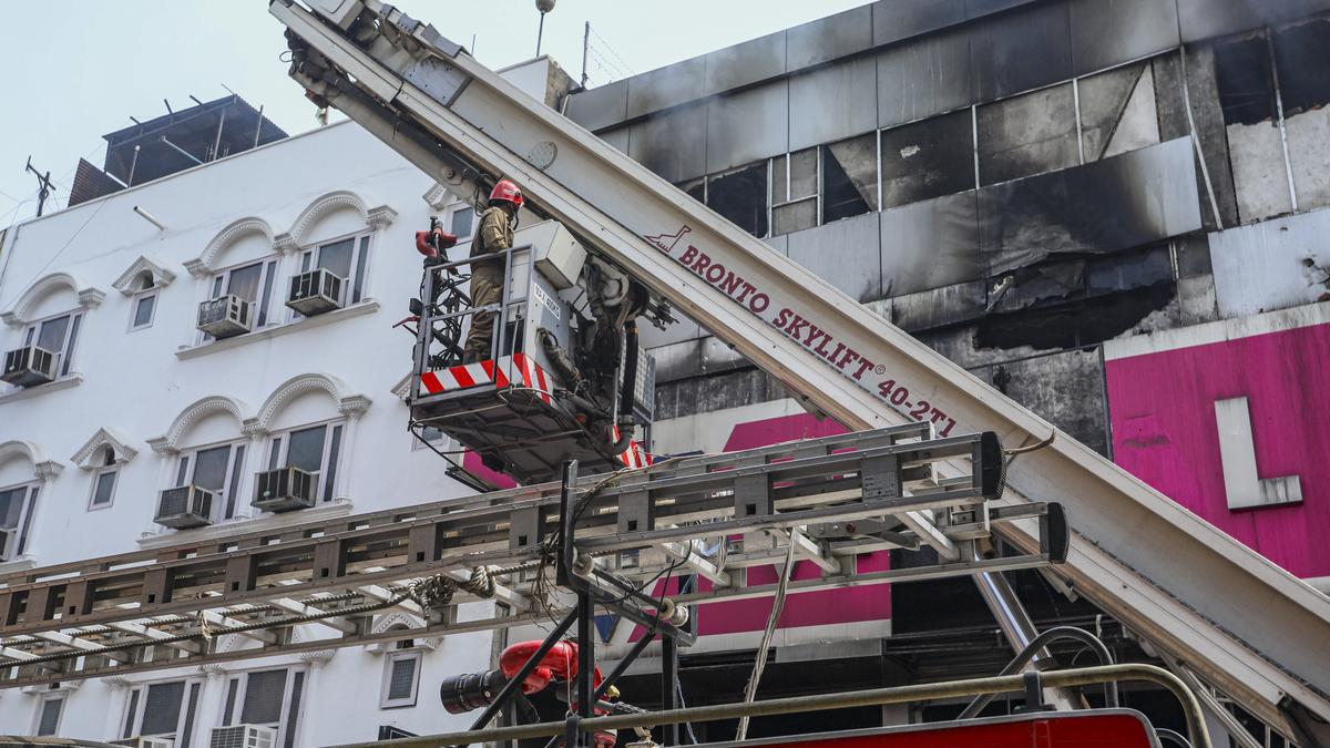 Delhi HC directs petitioner to file separate plea over Karol Bagh fire incident