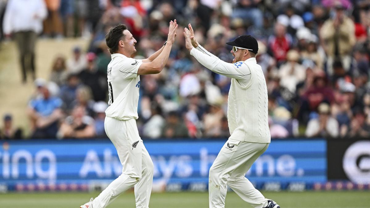 Eng vs NZ 1st Test: England at 45-3 in reply to New Zealand's 348 at lunch on Day 2