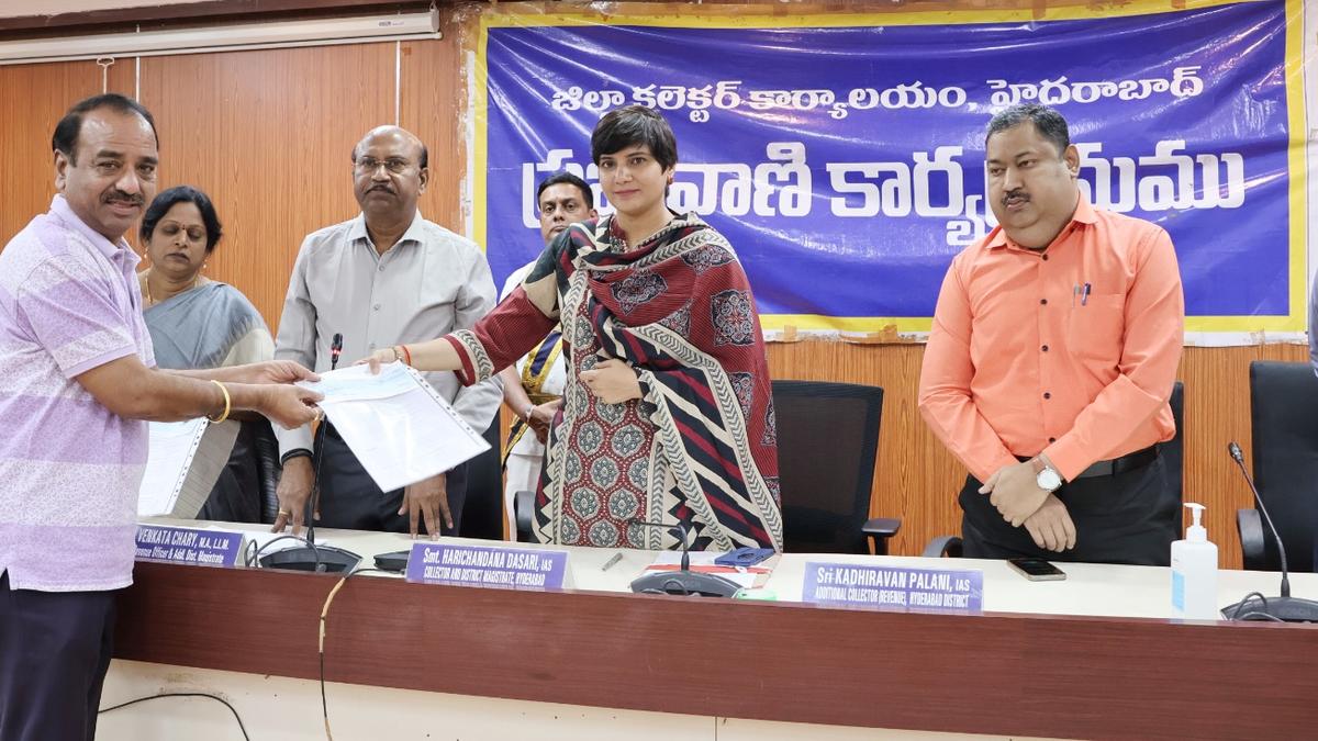 Hyderabad Collector gives compensation cheques to persons displaced by Paradise junction-Shamirpet elevated corridor