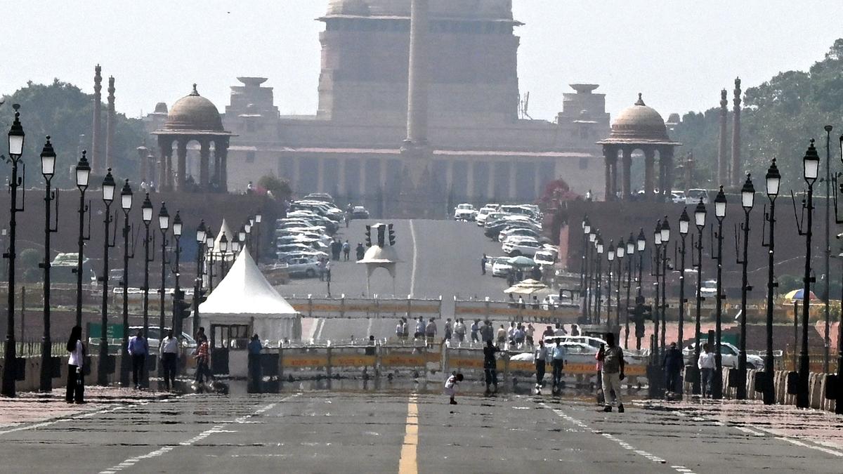 Delhi records minimum temperature of 16.8°C, AQI 'satisfactory'