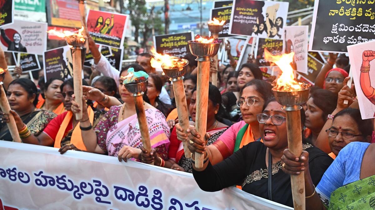 BJP Mahila Morcha accuses Congress of stalling Women’s Bill, stages protest in Vijayawada