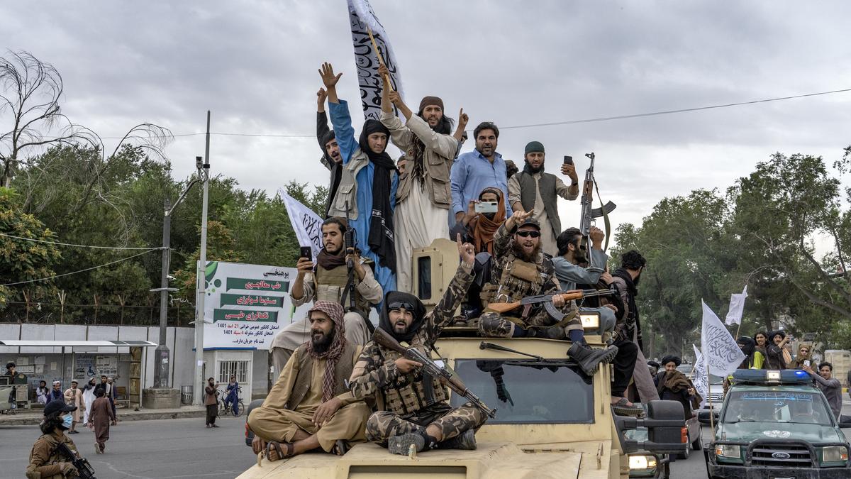 Foreigners in Afghanistan with old visas can stay: Taliban