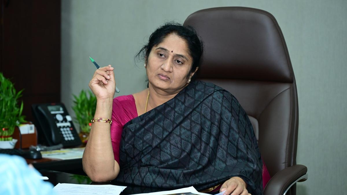 YSRCP government’s inefficiency has led to rise in power tariffs, says BC Welfare Minister Savitha