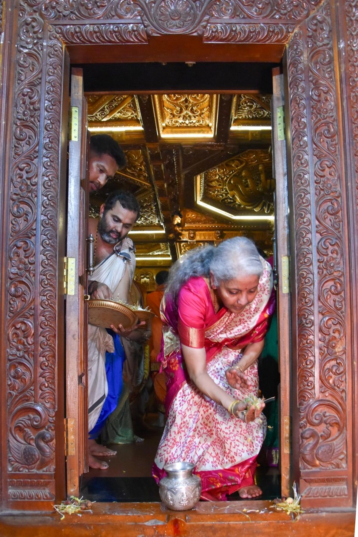 
Finance Minister Nirmala Sitharaman inaugurated the newly constructed Yali at Krishna Mutt in
Udupi on Saturday.