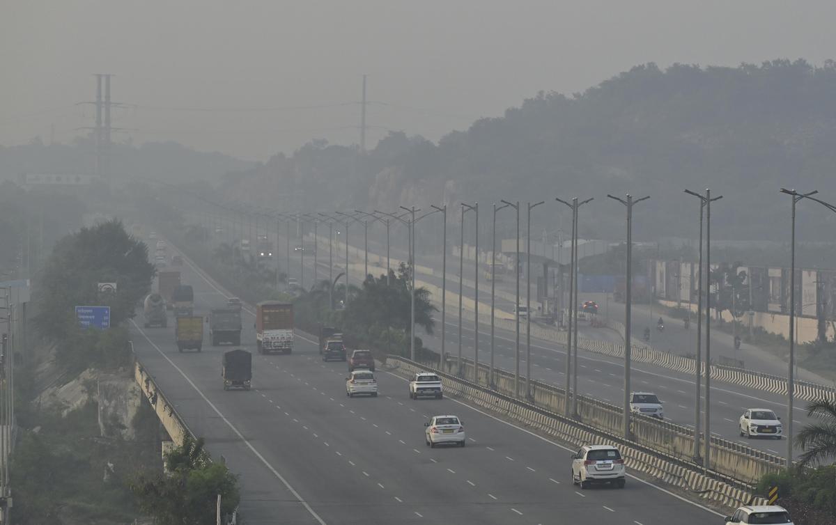 Driving or walking in foggy conditions? Telangana police outlines ...