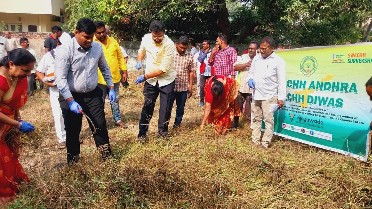 &lsquo;Swachh Andhra - Swachh Diwas&rsquo; is an attempt to keep towns, villages clean, says Chief Secretary