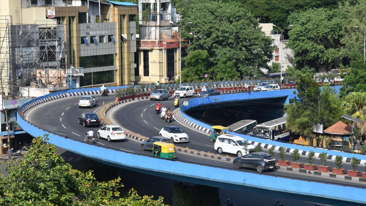 One killed, four injured as car rams into bike and falls off Yeshwantpur flyover in Bengaluru