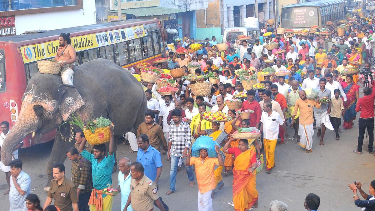 Hundreds of devotees throng Samayapuram Temple