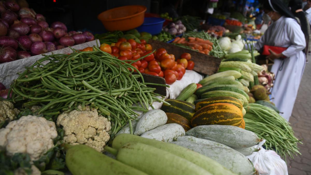 Vegetable prices show mixed trend