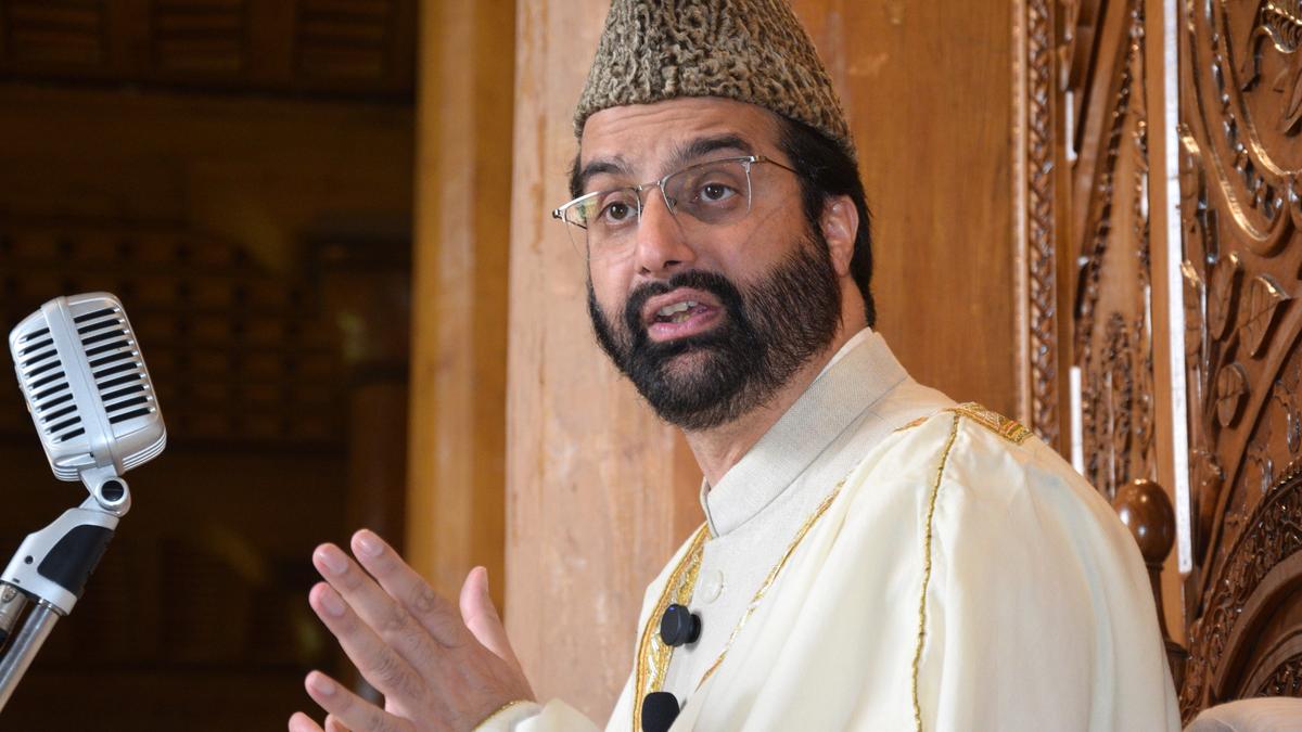 J&K judges should take note of growing arrests of Kashmir lawyers: Mirwaiz