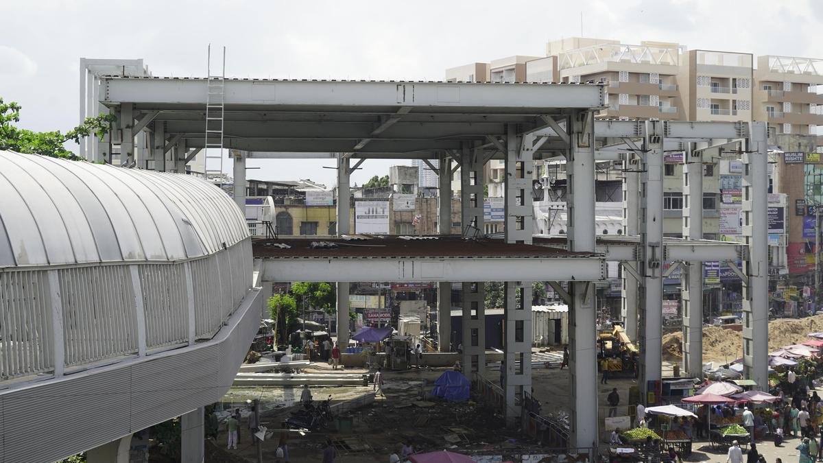 Night time traffic diversions in Hyderabad’s Mehdipatnam for skywalk work