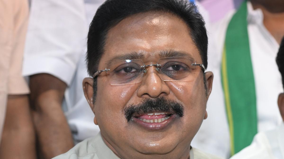 Dhinakaran expresses concern over decline in campus placements for Anna University students