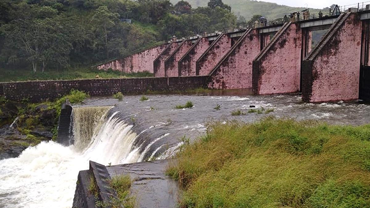 Water level in Mullaperiyar dam stands at 136.10 feet