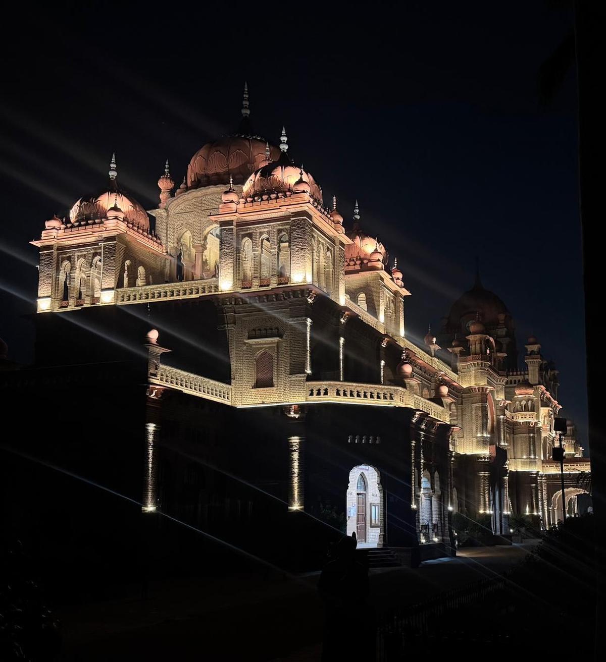 Nearly 2,500 lights were used to light up the iconic building.