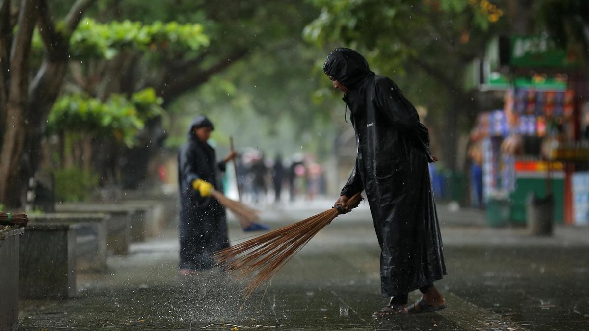 Marine Drive monitoring panel: HC orders govt. to file affidavit explaining delay in issuing notification
