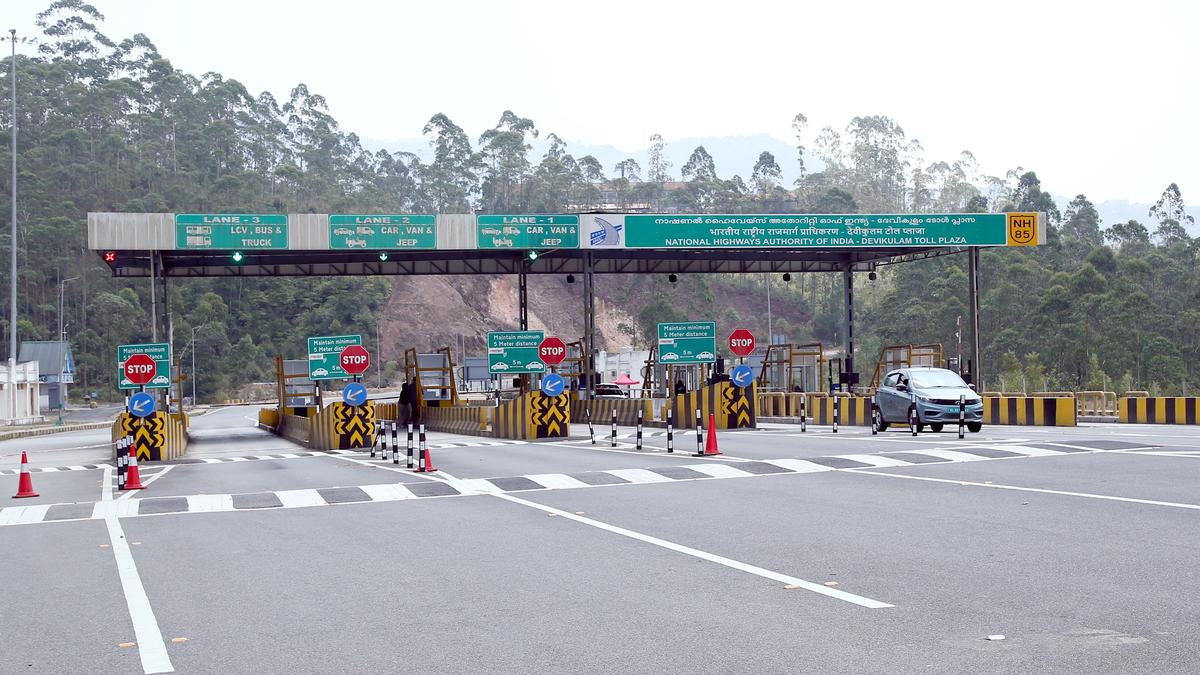 Subcollector orders temporary shutdown of Devikulam toll plaza