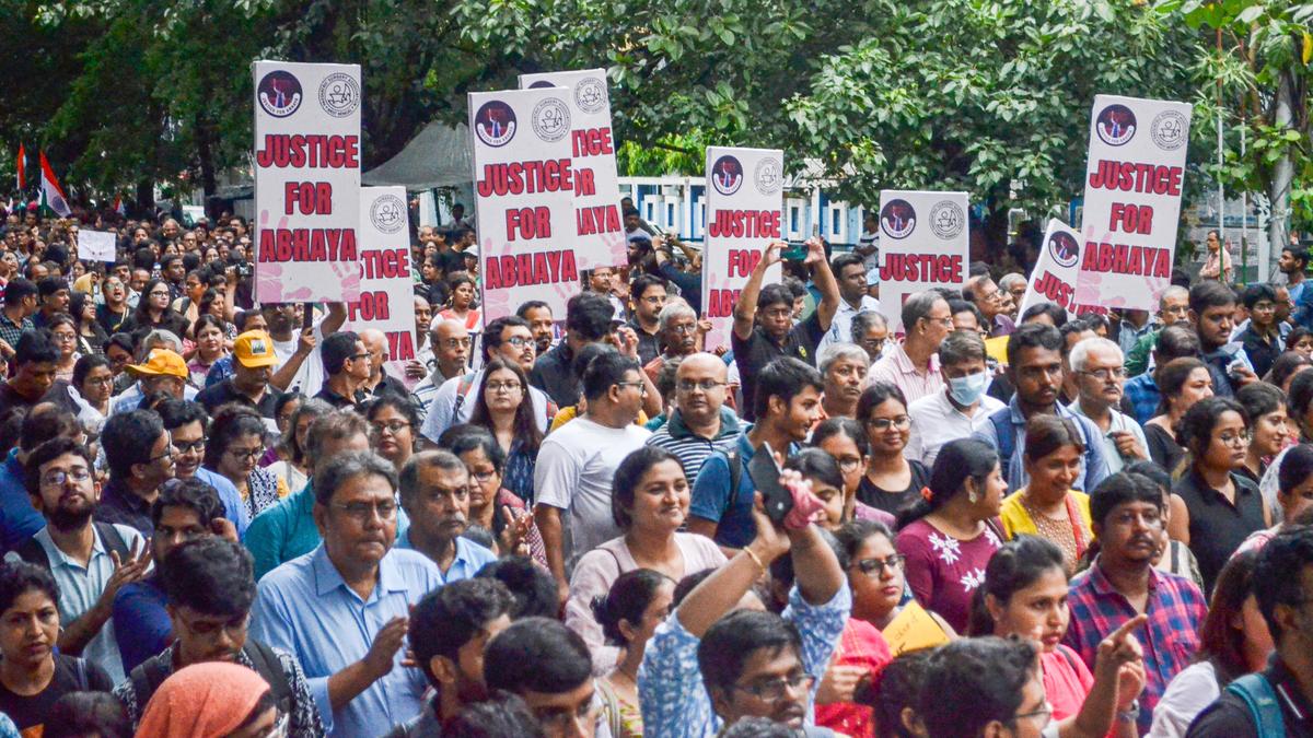 R.G. Kar hospital rape-murder case: Kolkata junior doctors continue ‘cease work’