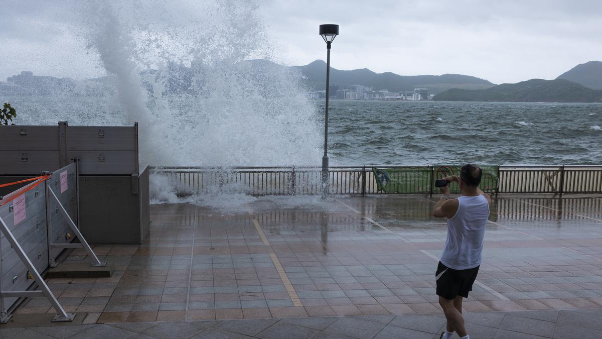 Schools and stock market closed as Hong Kong braces for Typhoon Talim