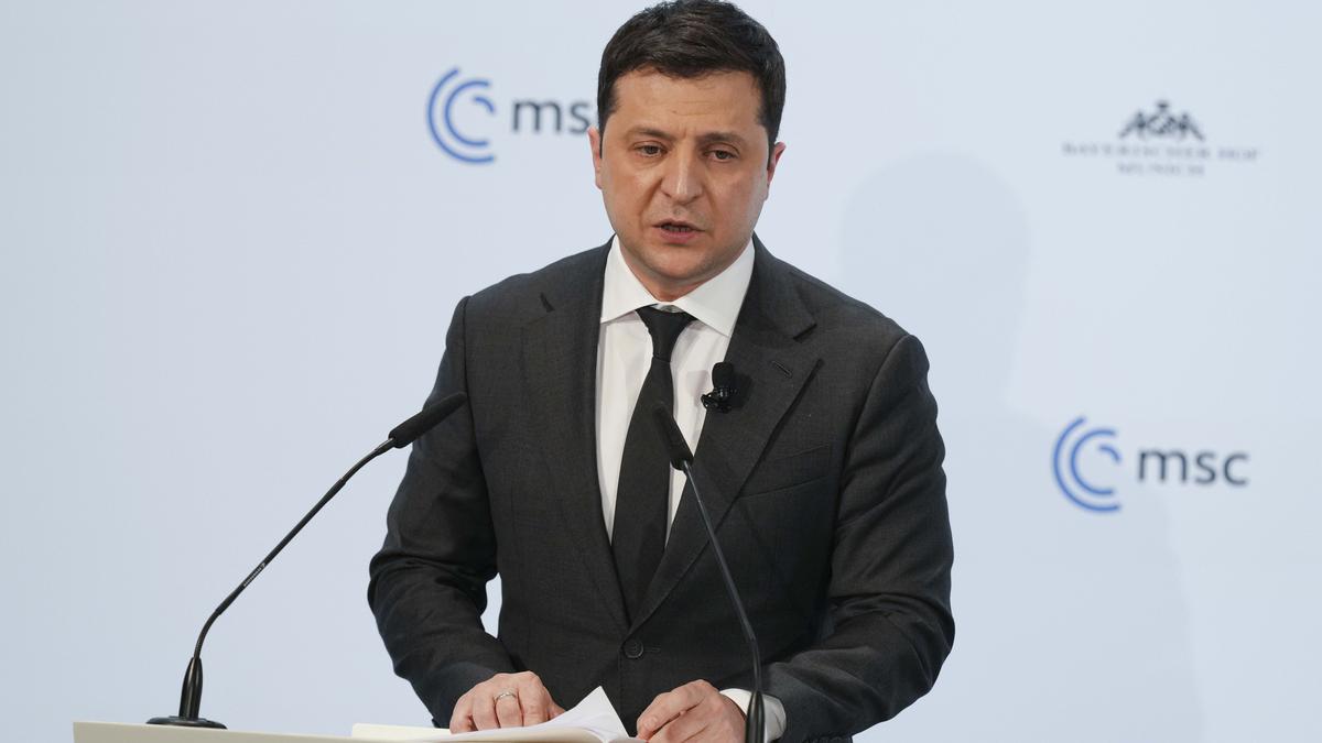 Ukraine's Zelenskyy calls on Putin to meet as tensions soar