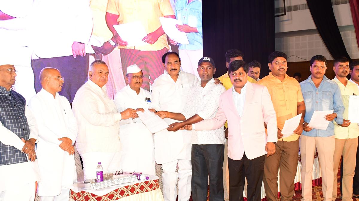 1,600 KKRTC recruits given appointment orders