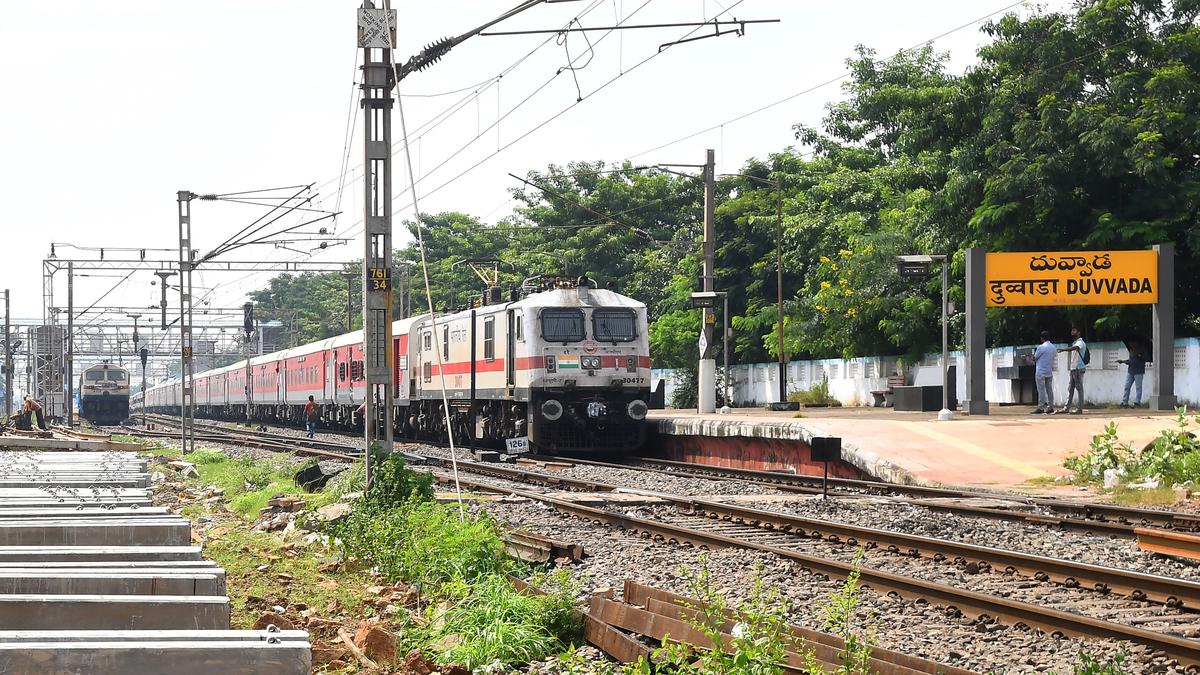 Incorrect display of coach numbers at Duvvada railway station leaves passengers in a last-minute scramble