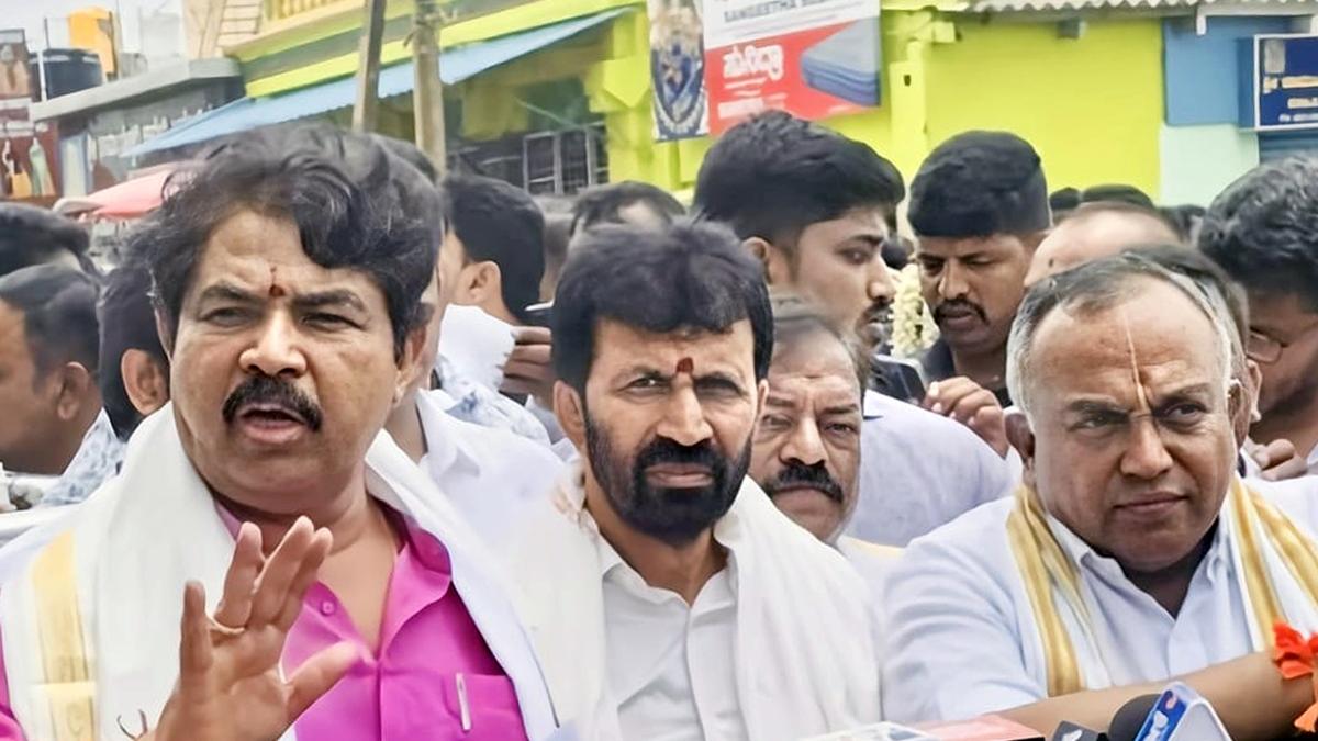 Ashok lashes out at Congress, threatens Chamundeshwari chalo agitation