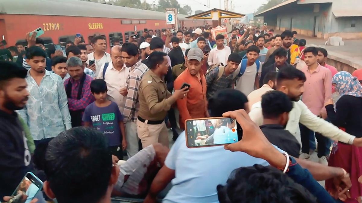 Jalgaon train accident LIVE updates: Fire rumour by tea-seller led to Jalgaon train tragedy, says Deputy CM Ajit Pawar