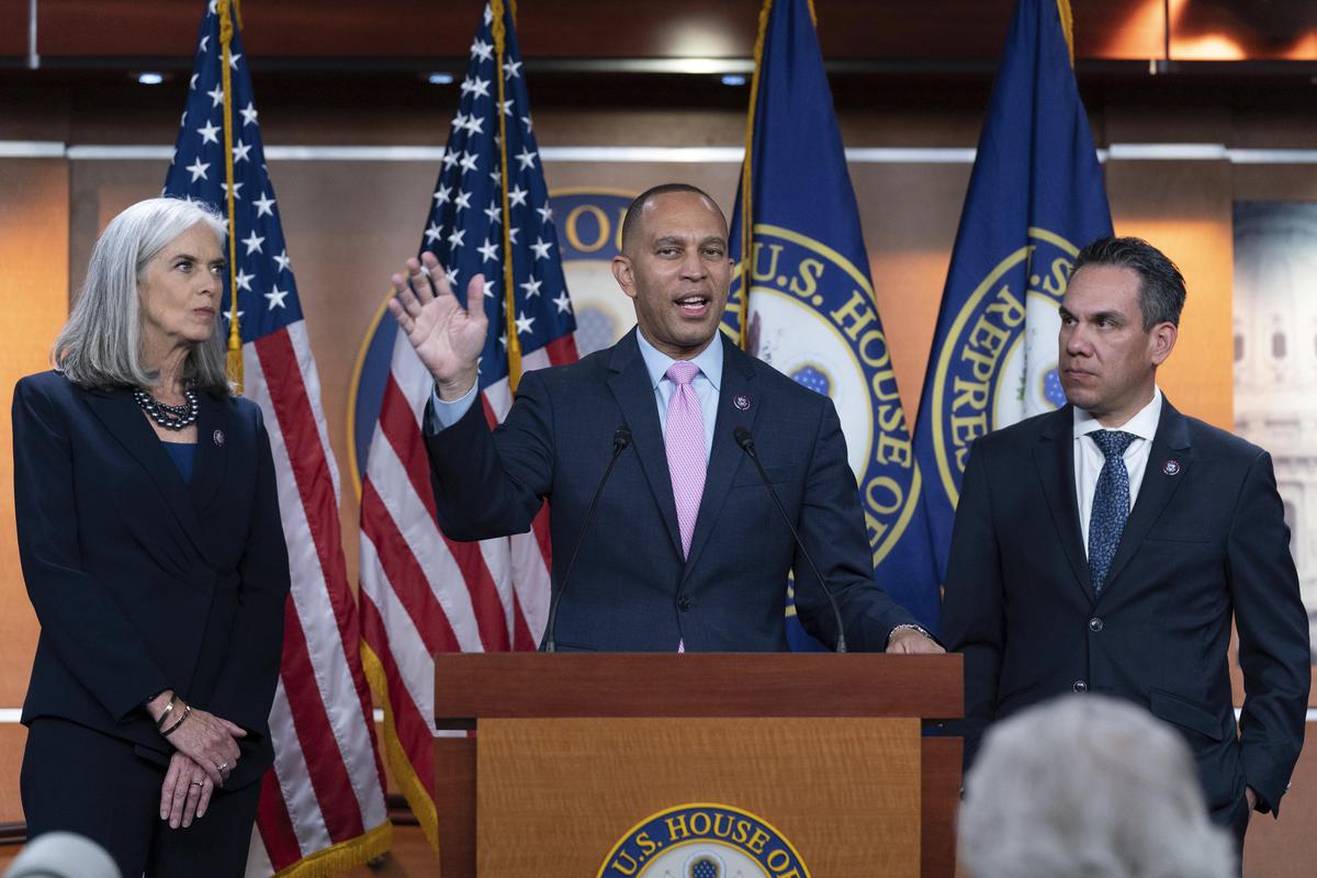 Hakeem Jeffries elected to lead House Democrats after Nancy Pelosi