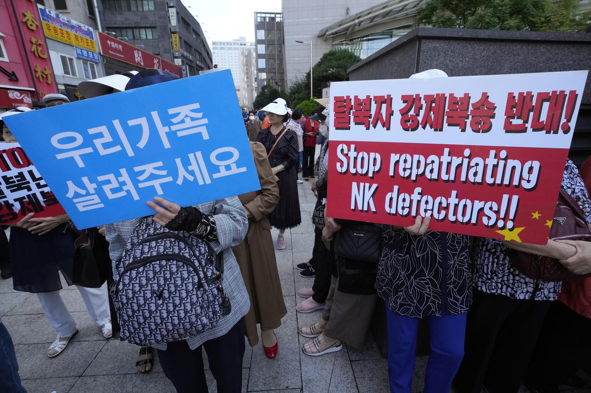 한국 정부는 중국 내 탈북자들이 북한으로 송환됐다고 밝혔습니다.