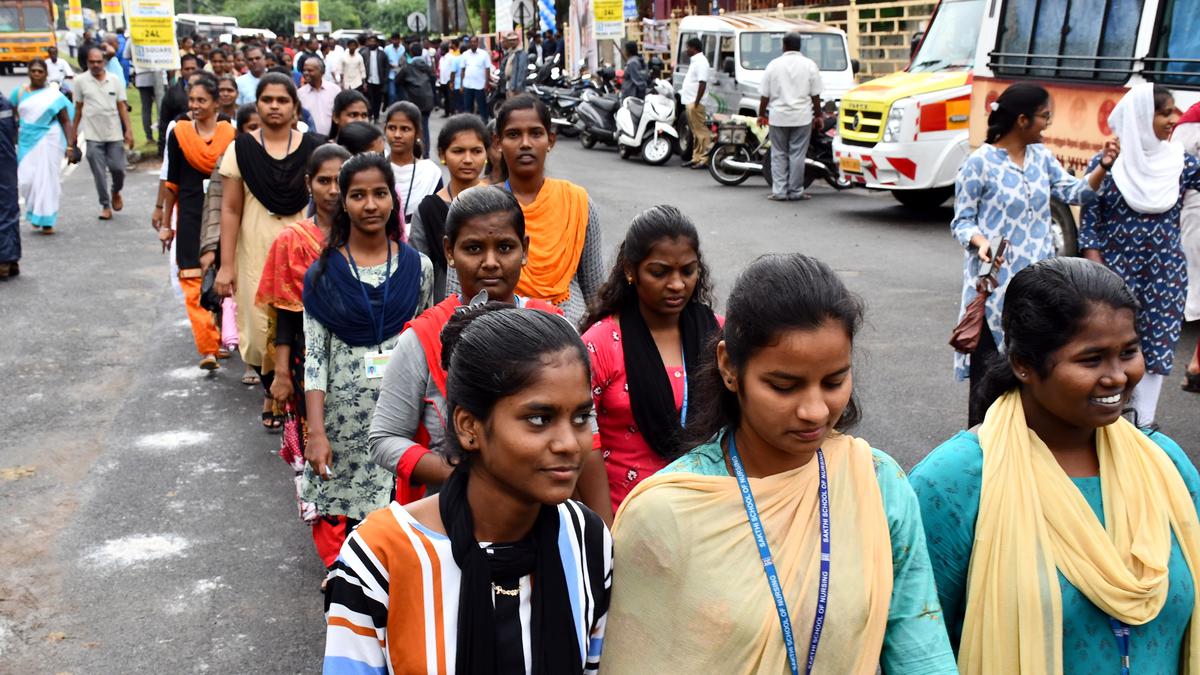 Health walk programme draws big crowd in Theni, Ramanathapuram