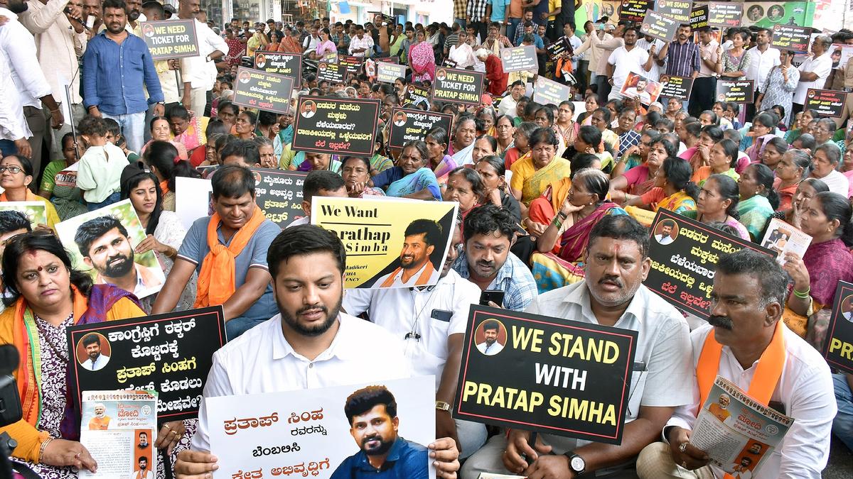 Pratap Simmha’s supporters hold demonstration seeking BJP ticket