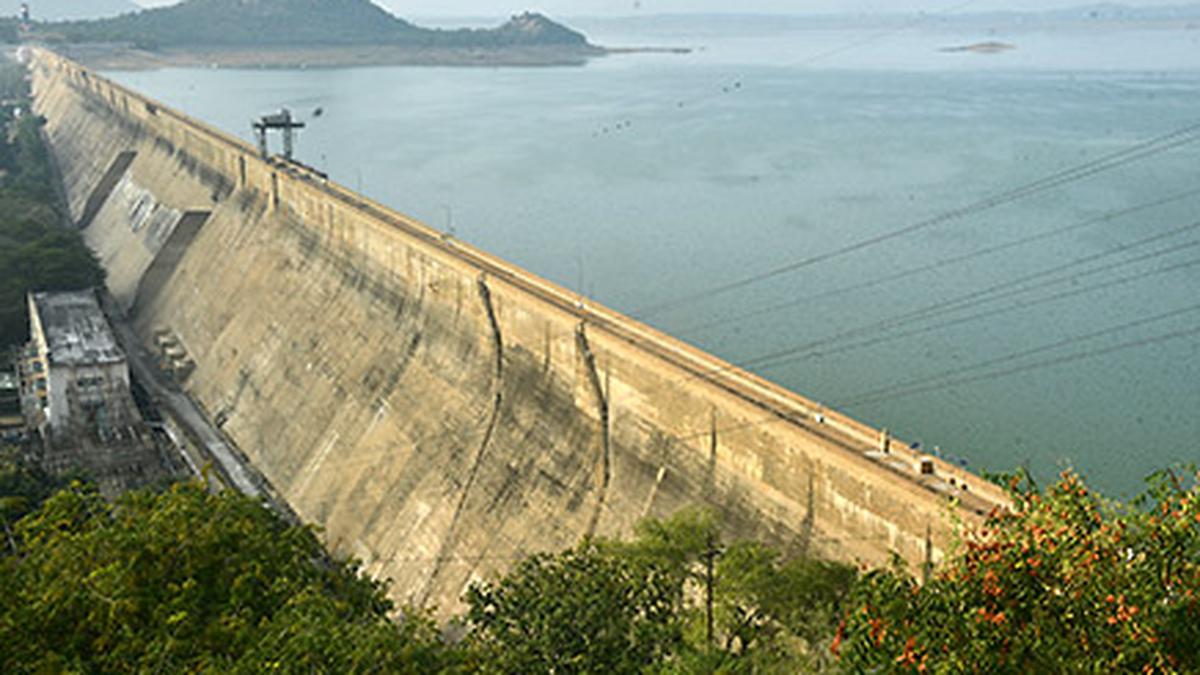 Water level in Mettur dam stands at 60.90 feet