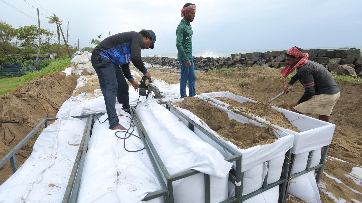 HC asks Collector to decide on expediting placing of geobags along Chellanam coast