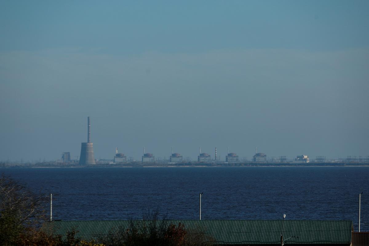 Ukraine, Russia trade blame over nuclear plant shelling