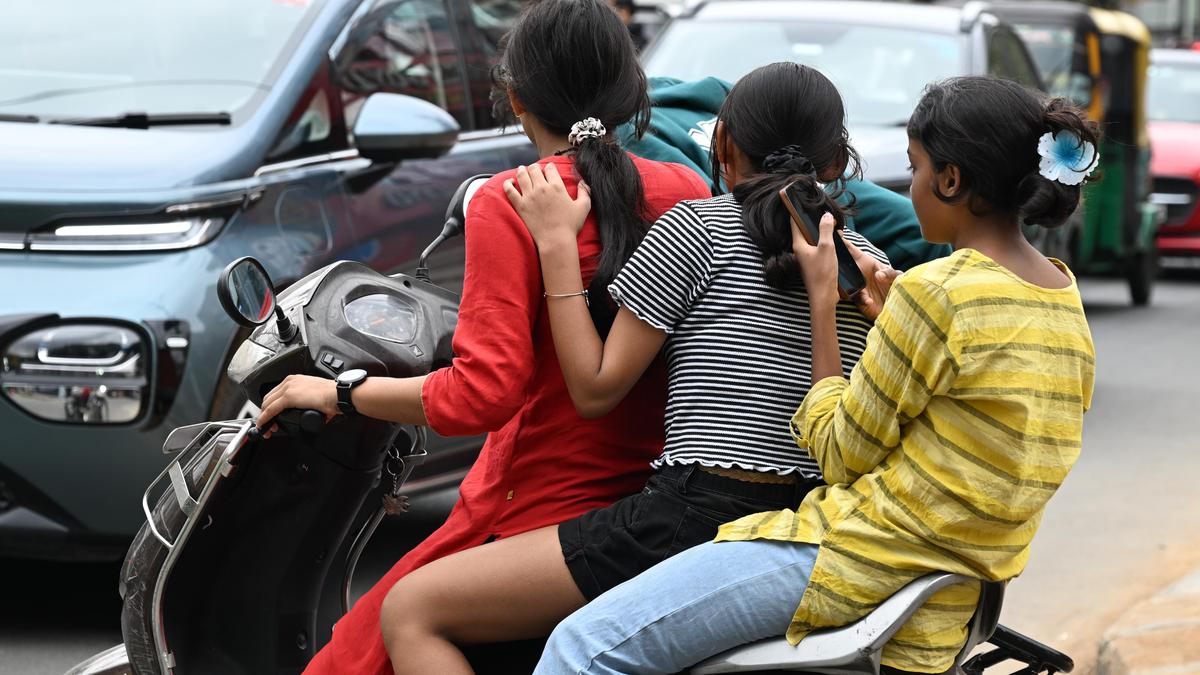 Students flag 7,220 traffic violations in six months on ASTraM