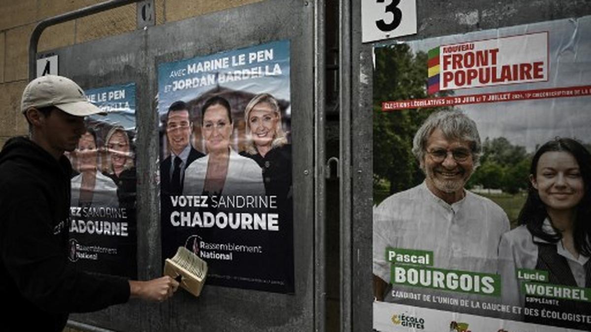 200 candidates quit French runoff election, aiming to block far right