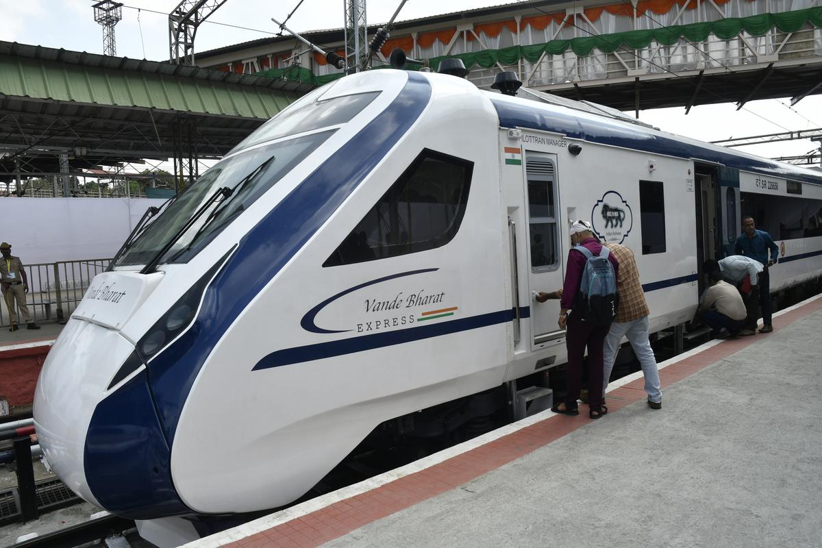 The Chennai-Mysuru Vande Bharat Express, on Platform 7 at Kranthiveera Sangolli Rayanna (KSR) Railway Station
