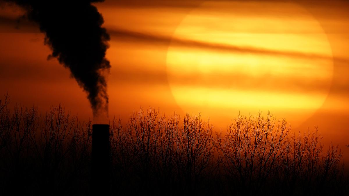 EU plans strategy to scale up investment in capturing CO2 emissions