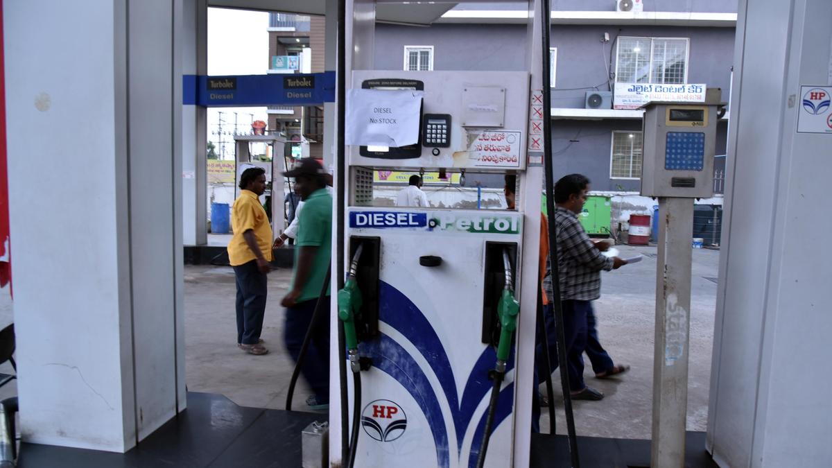 Kurnool Collector assures no fuel shortage, urges public against hoarding