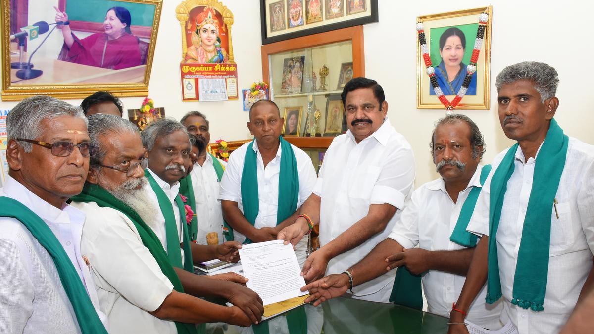 Farmer association submits memorandum to Edappadi K. Palaniswami on Rasimanal dam project