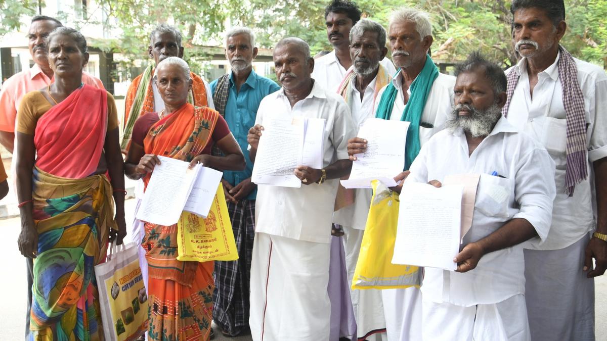 Farmers demand retrieval of their land near Mudhukulathoor